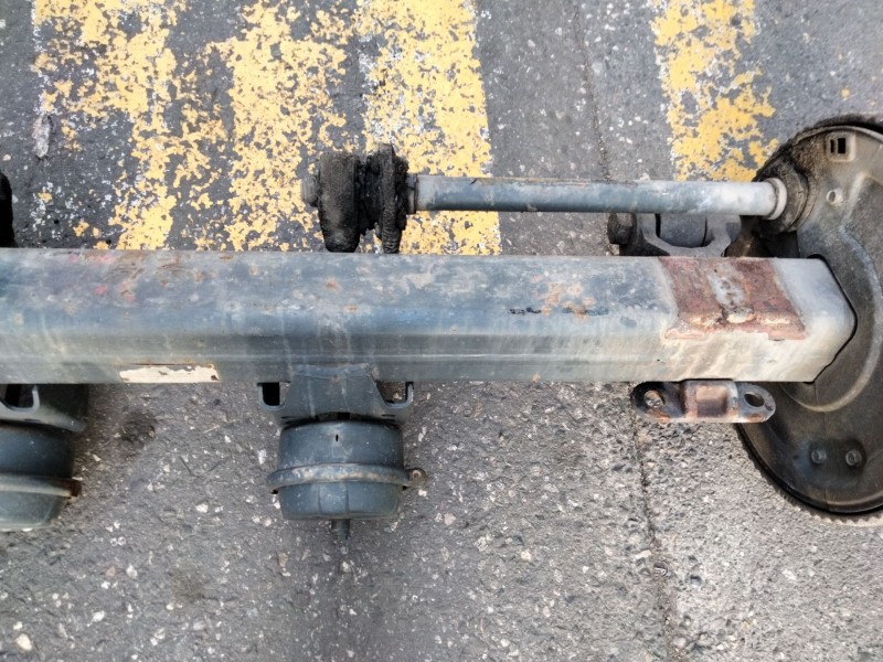 Recambio de eje remolque para lecitrailer sr-3e referencia OEM IAM   