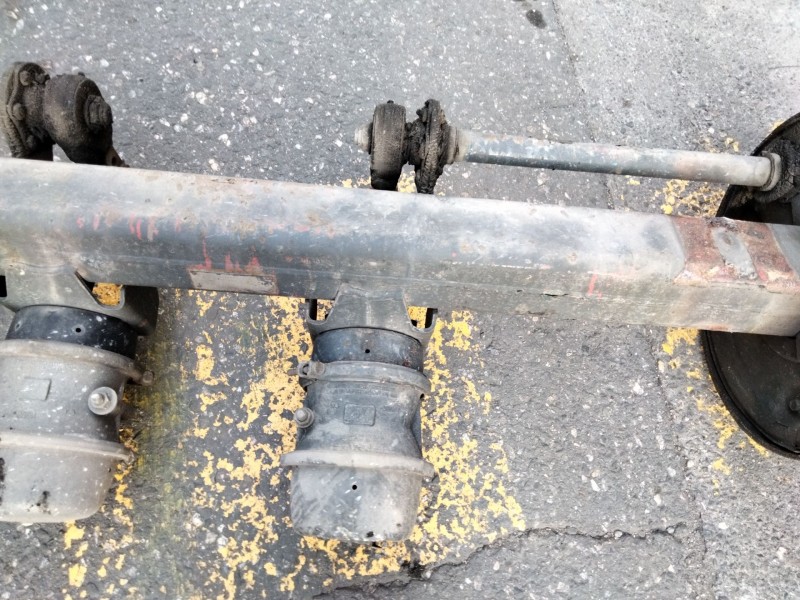 Recambio de eje remolque para lecitrailer sr-3e referencia OEM IAM   