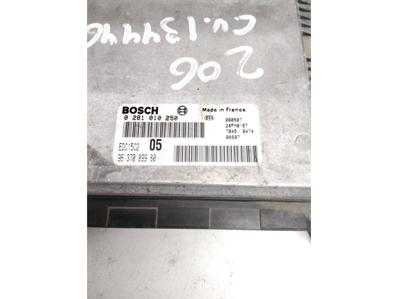 Recambio de centralita motor uce para peugeot 206 berlina xt referencia OEM IAM 0281010250 9637089980 28FM0167