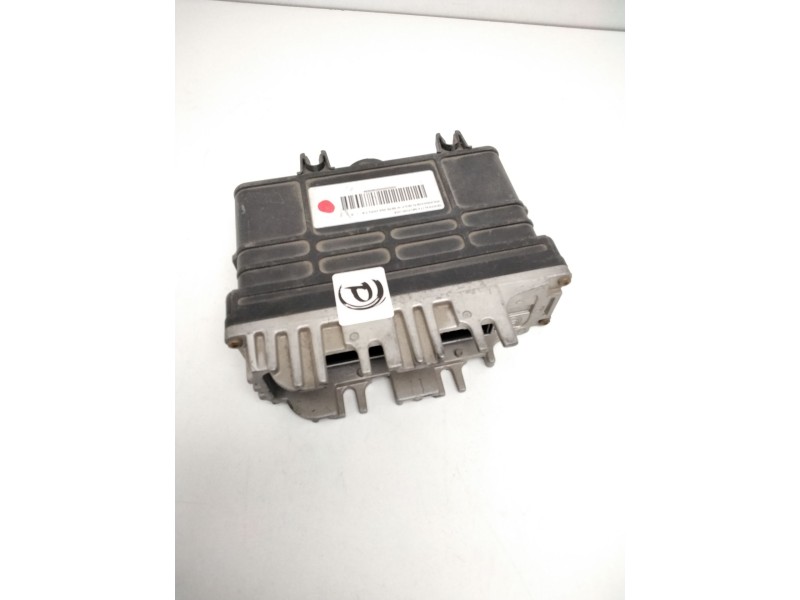 Recambio de centralita motor uce para volkswagen golf iii berlina (1h1) 1.6 referencia OEM IAM 0261203302 030906026R 28624