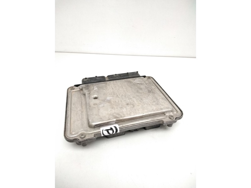 Recambio de centralita motor uce para opel vectra c berlina design referencia OEM IAM 0281011914 55193968 1039S07011