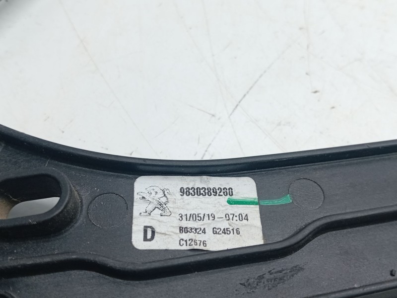 Recambio de elevalunas delantero derecho para peugeot 3008 ii suv (mc_, mr_, mj_, m4_) 1.5 bluehdi 130 referencia OEM IAM 983038