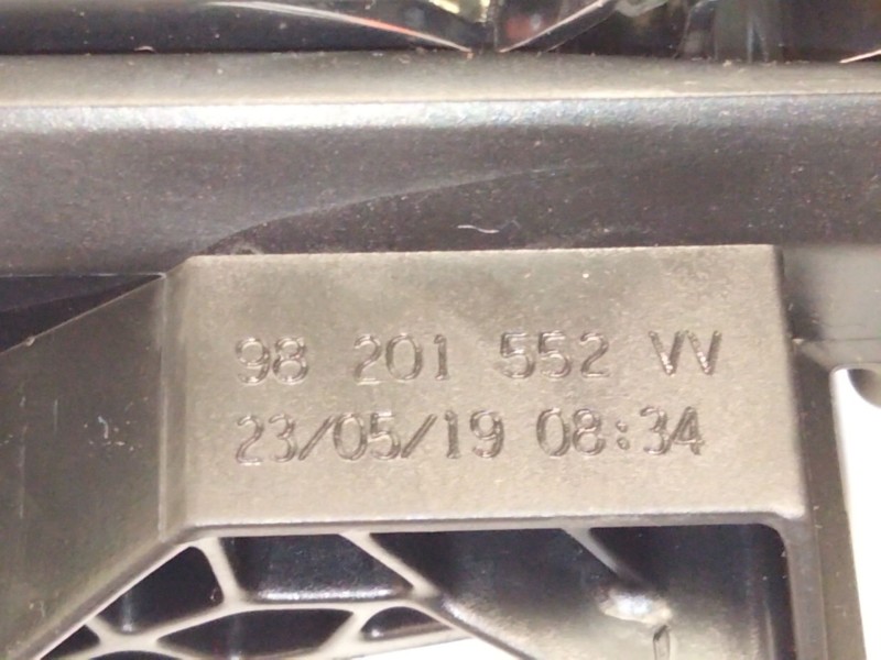 Recambio de maneta interior delantera derecha para peugeot 3008 ii suv (mc_, mr_, mj_, m4_) 1.5 bluehdi 130 referencia OEM IAM 9