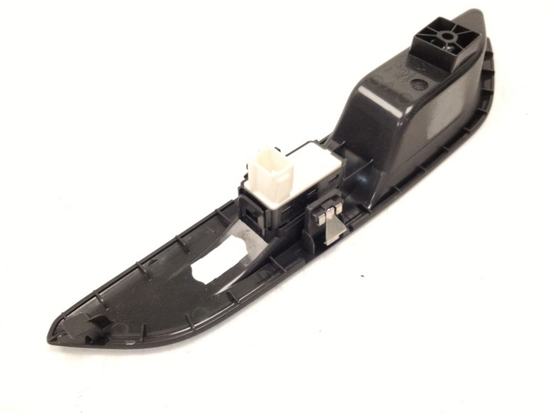 Recambio de mando elevalunas trasero derecho para peugeot 3008 ii suv (mc_, mr_, mj_, m4_) 1.5 bluehdi 130 referencia OEM IAM 98