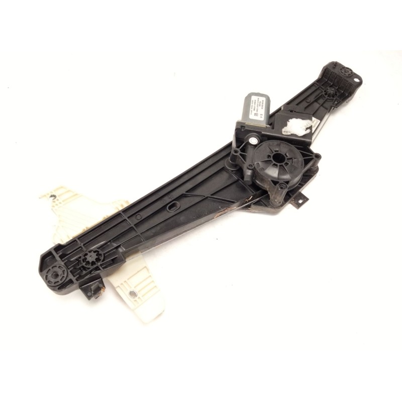 Recambio de elevalunas trasero derecho para peugeot 3008 ii suv (mc_, mr_, mj_, m4_) 1.5 bluehdi 130 referencia OEM IAM 98303888