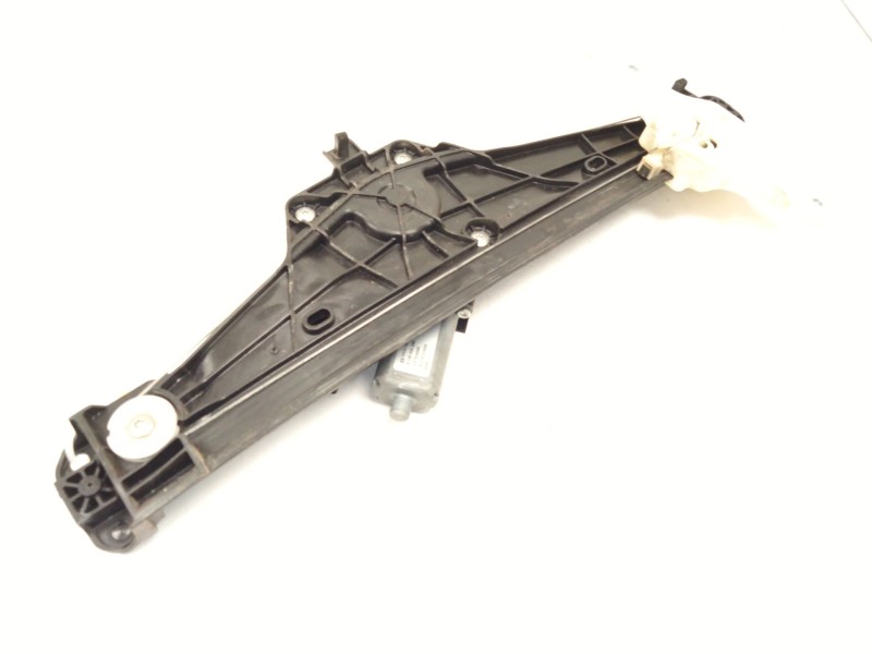 Recambio de elevalunas trasero izquierdo para peugeot 3008 ii suv (mc_, mr_, mj_, m4_) 1.5 bluehdi 130 referencia OEM IAM 983038