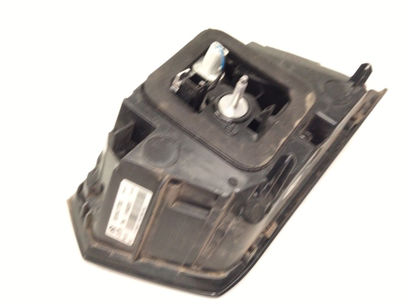 Recambio de piloto trasero derecho porton para peugeot 3008 ii suv (mc_, mr_, mj_, m4_) 1.5 bluehdi 130 referencia OEM IAM 98104