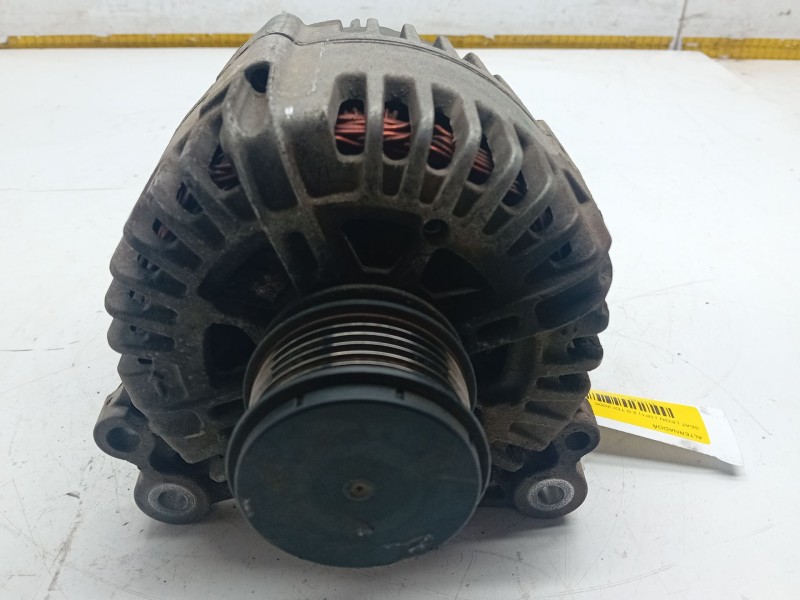 Recambio de alternador para seat leon (1p1) 2.0 tdi referencia OEM IAM 06F903023C  