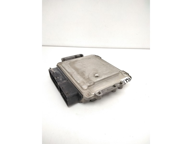 Recambio de centralita motor uce para opel astra h berlina enjoy referencia OEM IAM 0281011380 12992628 8973729171