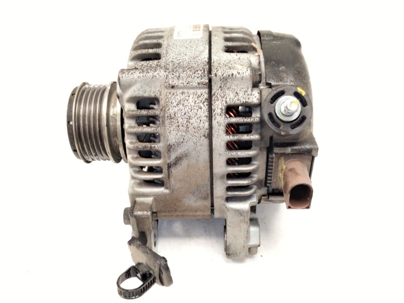 Recambio de alternador para hyundai i30 (pde, pd, pden) 1.6 crdi referencia OEM IAM 373002A700  