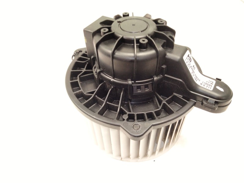 Recambio de motor calefaccion para hyundai i30 (pde, pd, pden) 1.6 crdi referencia OEM IAM 97113A4000  