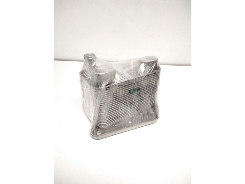 Recambio de enfriador aceite motor para mercedes-benz clase c (w203) berlina 2.7 cdi 20v cat referencia OEM IAM A6111880501 7105