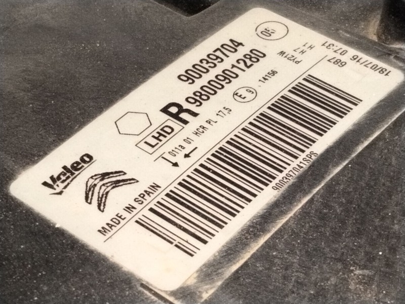 Recambio de faro derecho para citroën c4 cactus 1.6 bluehdi 100 referencia OEM IAM 9800901280  