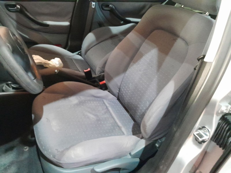 seat toledo ii (1m2) del año 2001