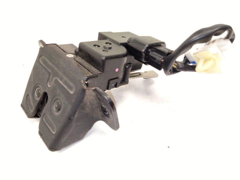 Recambio de cerradura maletero / porton para hyundai i20 classic referencia OEM IAM   