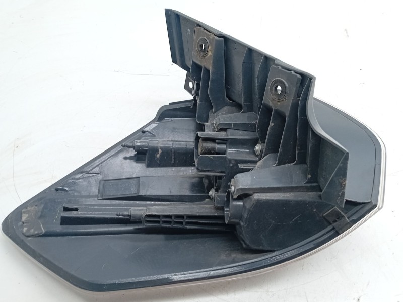 Recambio de piloto trasero derecho para nissan x-trail iii (t32_, t32r, t32rr) 1.6 dci (t32) referencia OEM IAM   