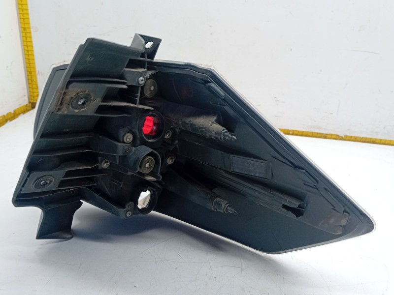 Recambio de piloto trasero izquierdo para nissan x-trail iii (t32_, t32r, t32rr) 1.6 dci (t32) referencia OEM IAM   