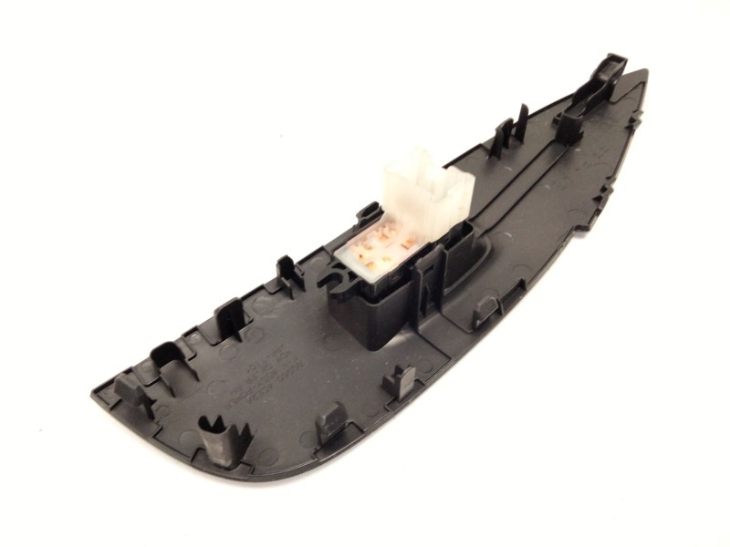 Recambio de mando elevalunas delantero derecho para nissan x-trail iii (t32_, t32r, t32rr) 1.6 dci (t32) referencia OEM IAM   