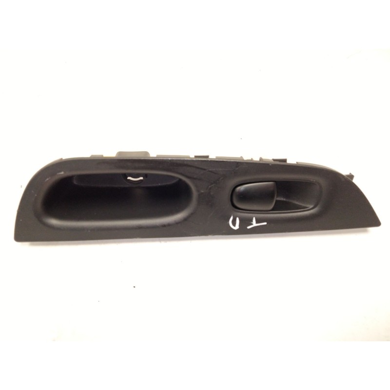 Recambio de mando elevalunas trasero derecho para nissan x-trail iii (t32_, t32r, t32rr) 1.6 dci (t32) referencia OEM IAM   