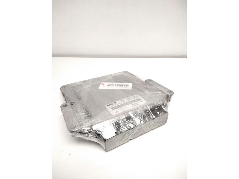 Recambio de centralita motor uce para opel vivaro furgón 2.7t corto referencia OEM IAM 0281010632 8200204836 1039S02345