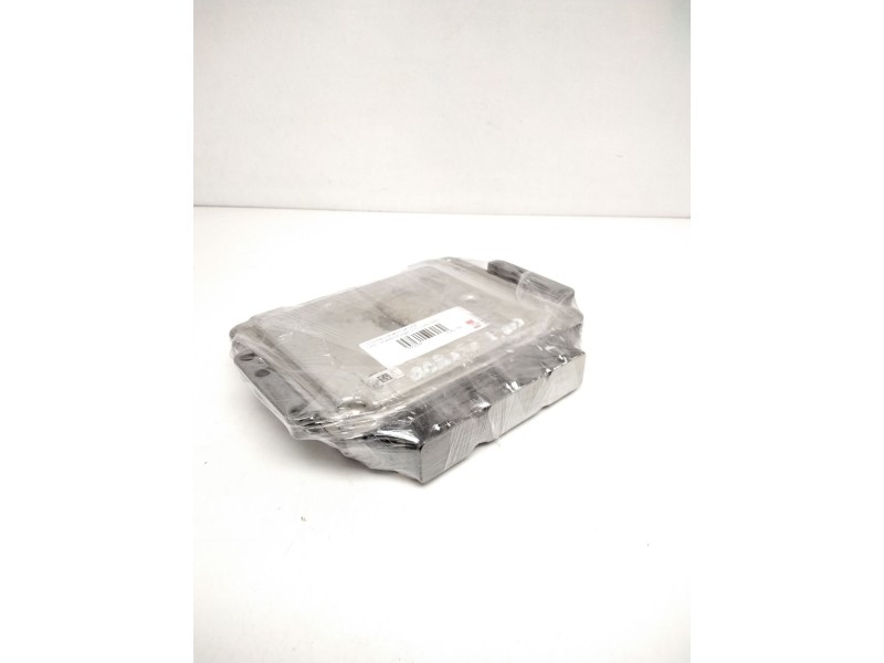 Recambio de centralita motor uce para opel vivaro furgón 2.7t corto referencia OEM IAM 0281011529 8200546983 1039S10914