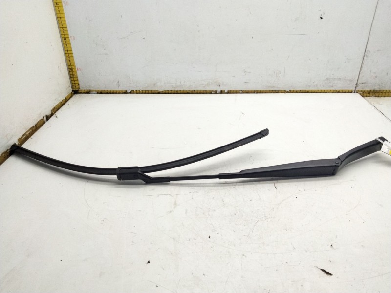 Recambio de brazo limpia delantero izquierdo para skoda karoq (nu7, nd7) 1.5 tsi referencia OEM IAM   