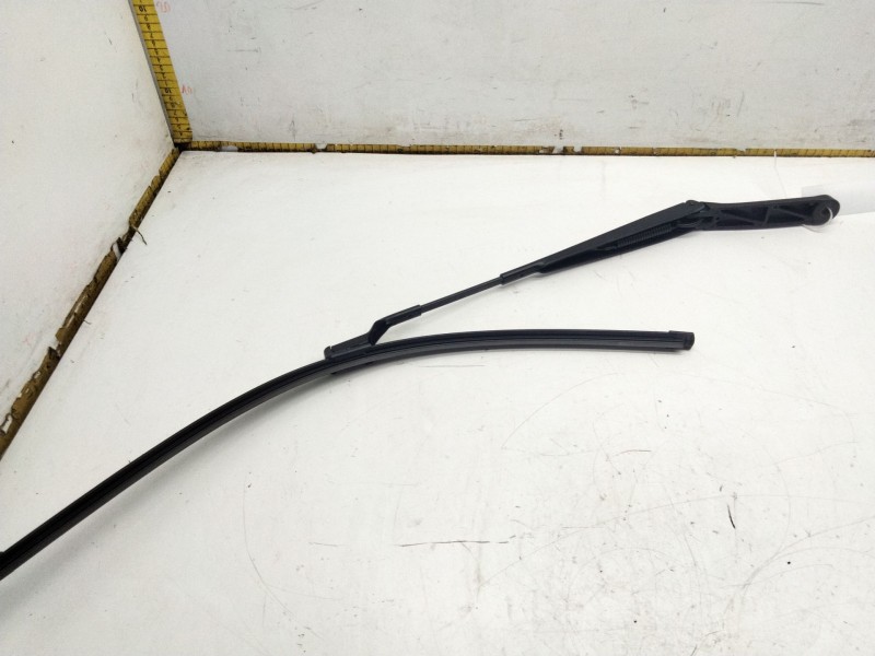 Recambio de brazo limpia delantero izquierdo para skoda karoq (nu7, nd7) 1.5 tsi referencia OEM IAM   