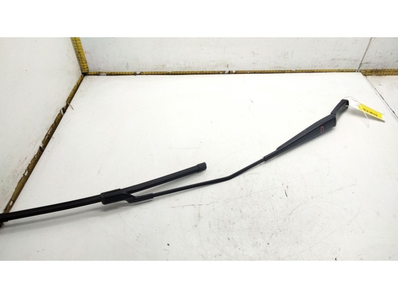 Recambio de brazo limpia delantero derecho para skoda karoq (nu7, nd7) 1.5 tsi referencia OEM IAM   