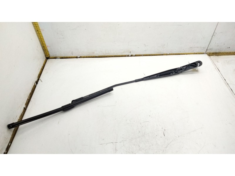 Recambio de brazo limpia delantero derecho para skoda karoq (nu7, nd7) 1.5 tsi referencia OEM IAM   