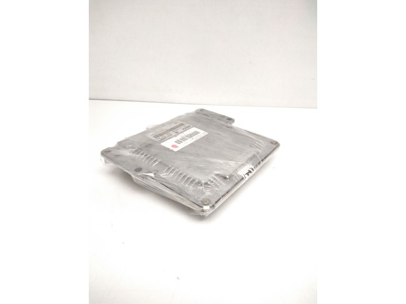 Recambio de centralita motor uce para renault trafic caja cerrada (ab 4.01) 1.9 diesel referencia OEM IAM 0281010632 HOM82000516