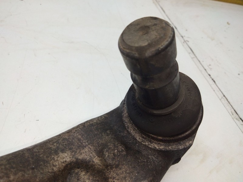 Recambio de brazo suspension inferior delantero izquierdo para land rover range rover evoque (l538) 2.0 4x4 referencia OEM IAM B