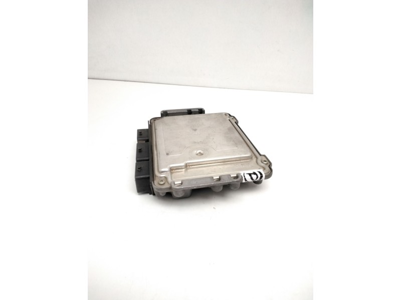 Recambio de centralita motor uce para renault scenic ii grand confort dynamique referencia OEM IAM 8200386508 0281011776 8200391