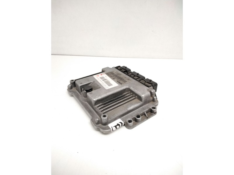 Recambio de centralita motor uce para renault scenic ii confort authentique referencia OEM IAM 8200391966 8200370779 0281011549