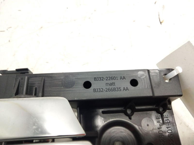 Recambio de maneta interior trasera izquierda para land rover range rover evoque (l538) 2.0 4x4 referencia OEM IAM BJ3222601  