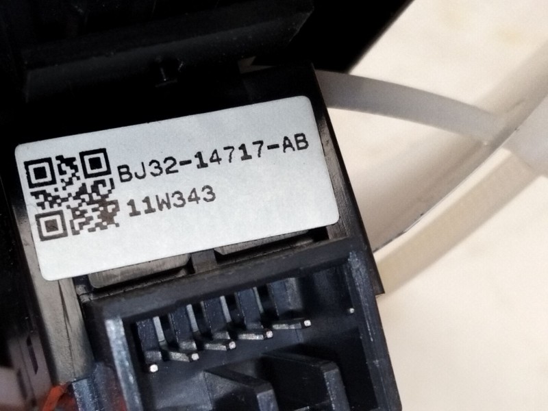 Recambio de mando elevalunas delantero derecho para land rover range rover evoque (l538) 2.0 4x4 referencia OEM IAM BJ3214717  