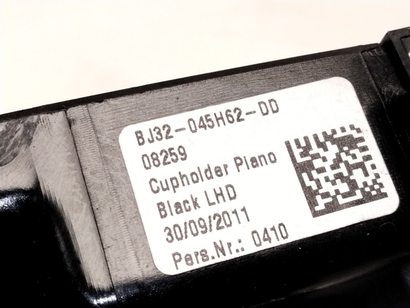 Recambio de guantera superior central para land rover range rover evoque (l538) 2.0 4x4 referencia OEM IAM BJ32045H62  