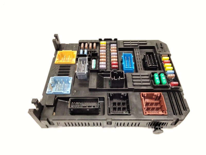 Recambio de caja fusibles para citroën c5 aircross (a_) 1.6 thp 150 (a45gxj) referencia OEM IAM 9832881380  