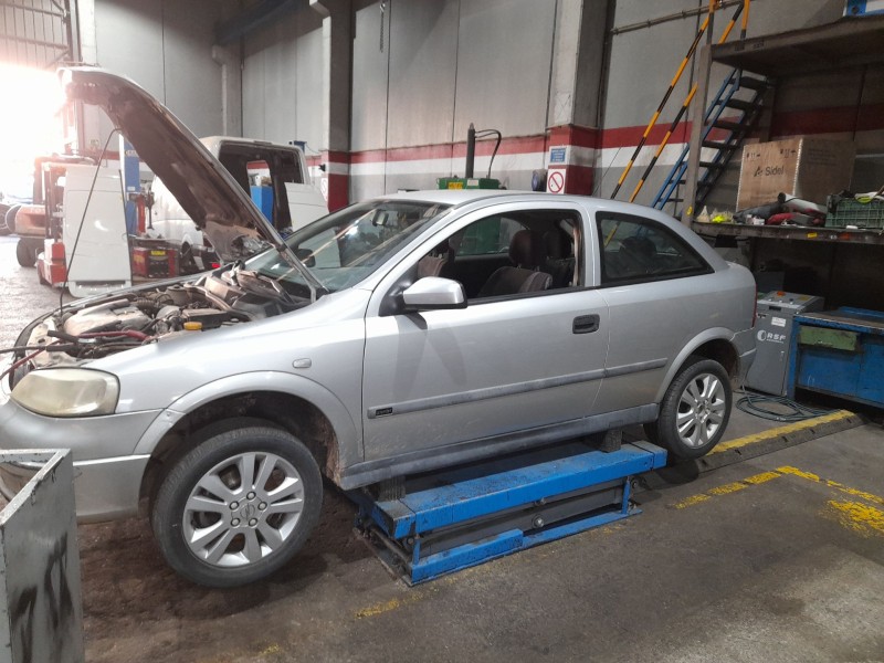 opel astra g hatchback (t98) del año 2000