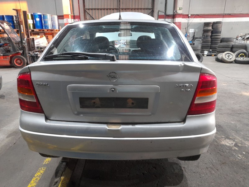 opel astra g hatchback (t98) del año 2000