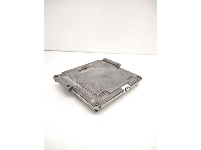 Recambio de centralita motor uce para renault laguna ii (bg0) 1.9 dci diesel referencia OEM IAM 0281010556 8200153946 8200095416
