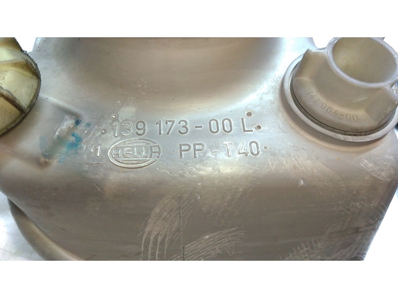 Recambio de faro izquierdo para volkswagen golf iii (1h1) 1.9 tdi referencia OEM IAM 13917300  