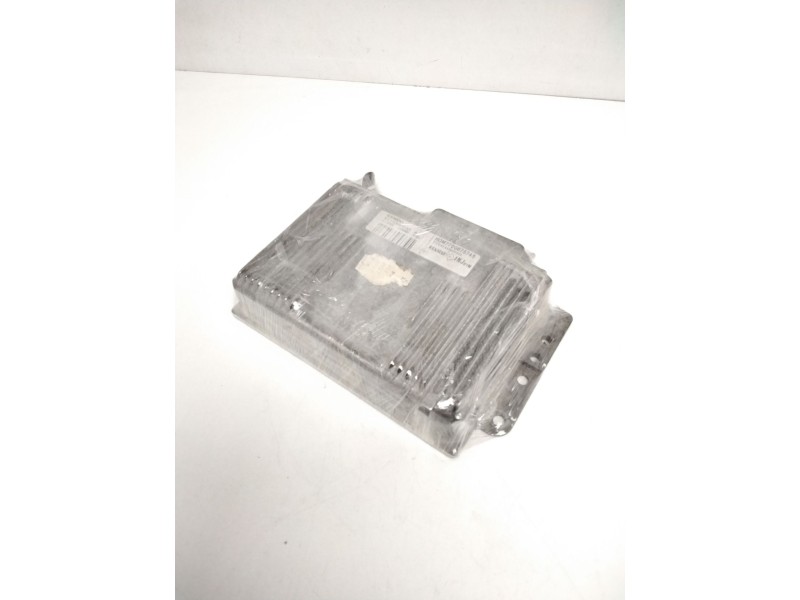 Recambio de centralita motor uce para renault megane i fase 2 classic (la..) 1.6 referencia OEM IAM S115300202A HOM7700875745 77