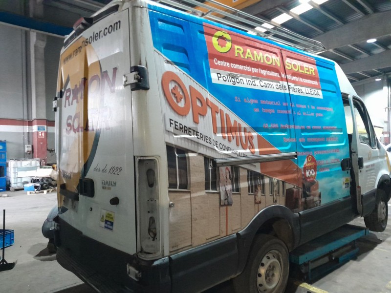 iveco daily iv caja/chasis del año 2008