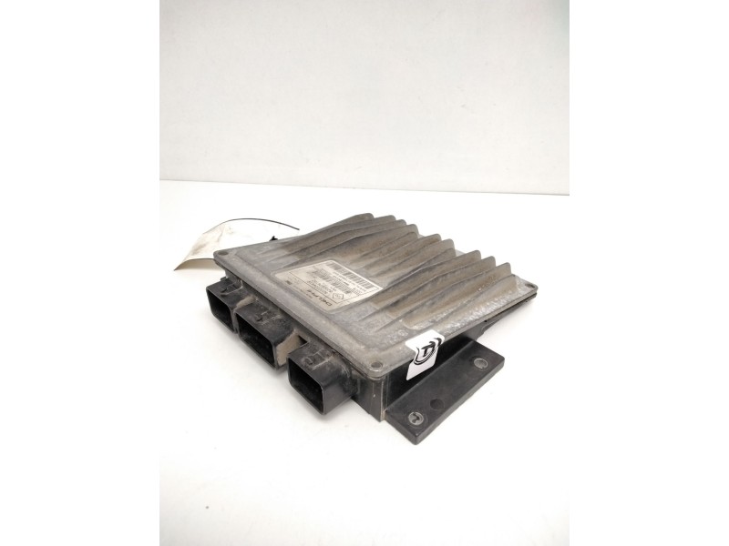 Recambio de centralita motor uce para renault megane ii classic berlina confort dynamique referencia OEM IAM 8200334419 82003741