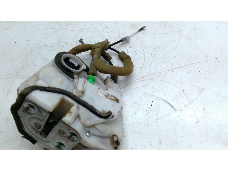 Recambio de cerradura puerta trasera izquierda para mazda 3 lim. (bl) active referencia OEM IAM   