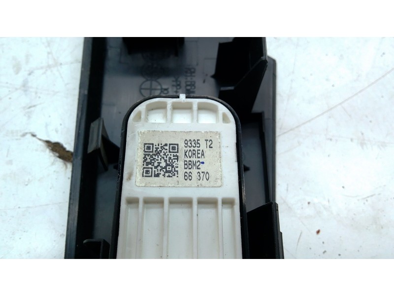 Recambio de mando elevalunas delantero derecho para mazda 3 lim. (bl) active referencia OEM IAM BBM0266370  