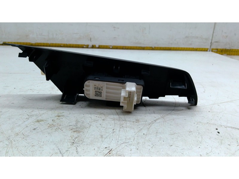 Recambio de mando elevalunas trasero izquierdo para mazda 3 lim. (bl) active referencia OEM IAM BBM266370  