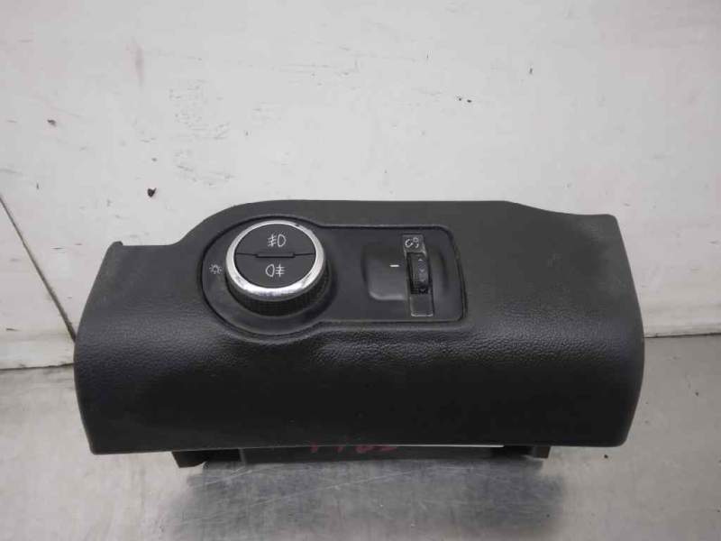 Recambio de mando luces para opel insignia berlina sport 4x4 referencia OEM IAM 13268707 251504 108153FE