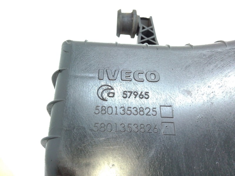 Recambio de caja filtro de aire para iveco daily vi furgoneta 33s11, 35s11, 35c11 referencia OEM IAM 5801353825  