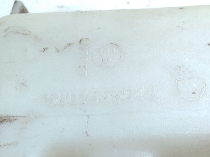 Recambio de deposito limpia para iveco daily vi furgoneta 33s11, 35s11, 35c11 referencia OEM IAM 5801566048  